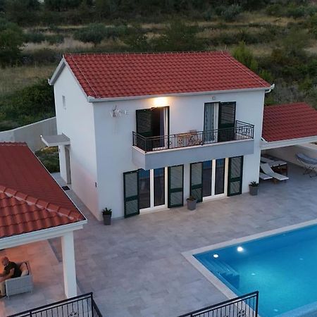 Secluded House - Guaranteed Privacy - Heated Pool Villa Klis Exterior photo