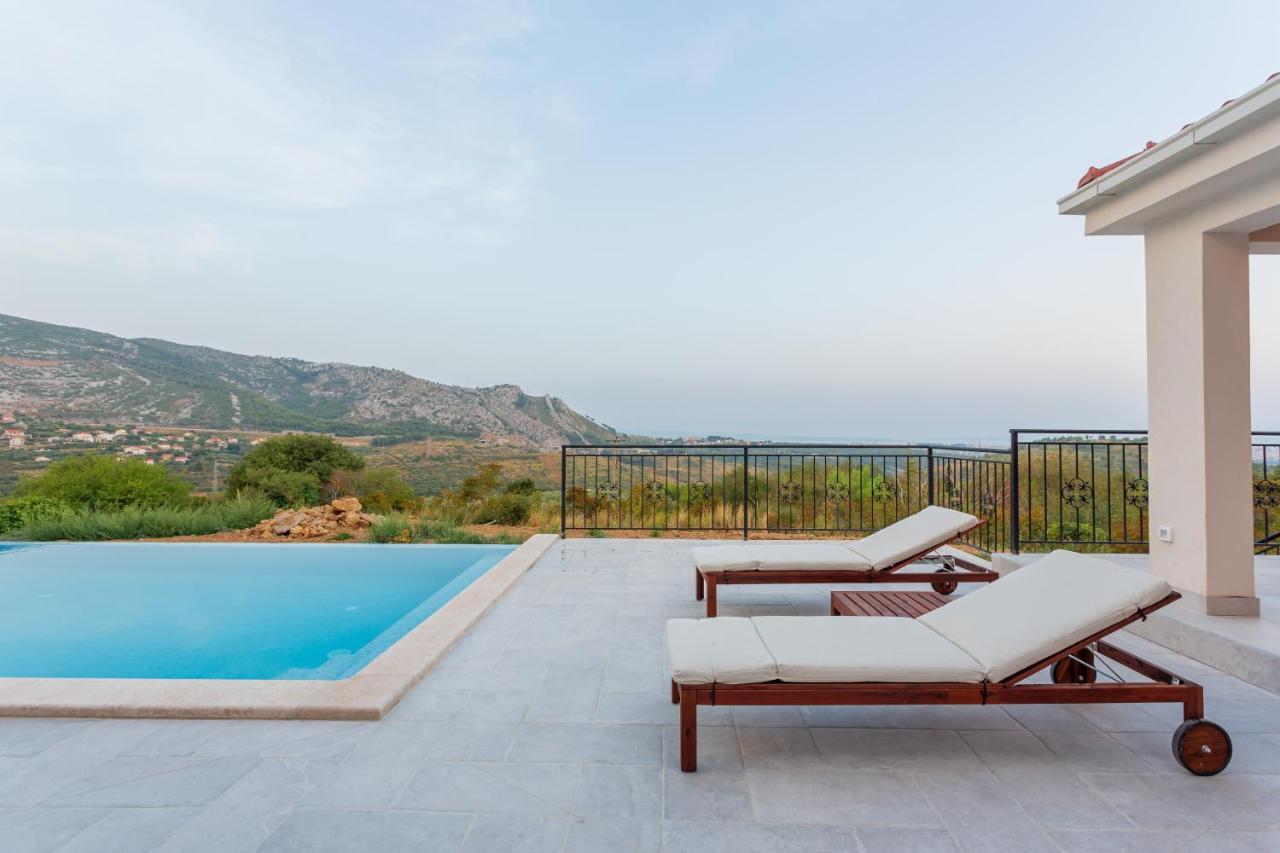 Secluded House - Guaranteed Privacy - Heated Pool Villa Klis Exterior photo