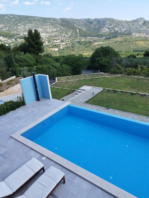 Secluded House - Guaranteed Privacy - Heated Pool Villa Klis Exterior photo